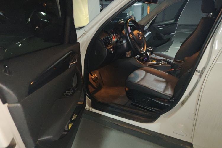 Used BMW X1 2015 sDrive18i Leading Edition Driver Seat