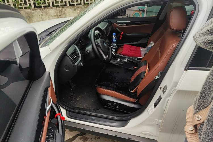 Used BMW X1 2015 sDrive18i Fashion Upgrade Edition Driver Seat