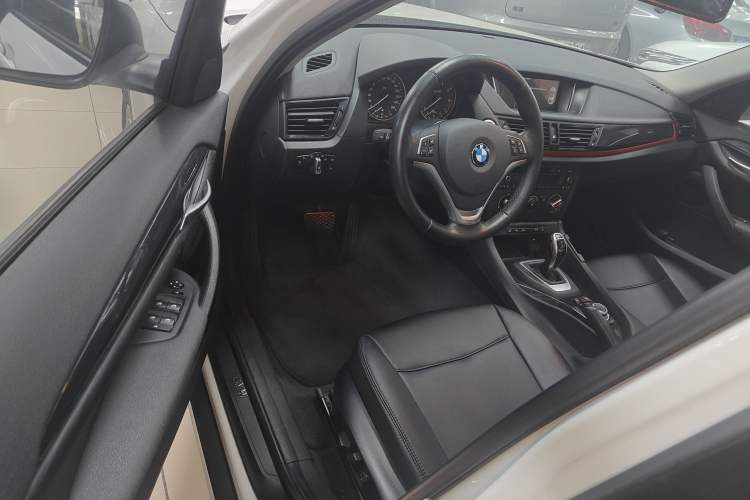 Used BMW X1 2015 sDrive18i Fashion Upgrade Edition Driver Seat
