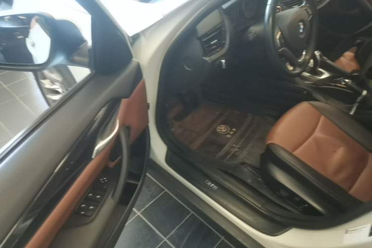 Used BMW X1 2015 sDrive18i Fashion Upgrade Edition Driver Seat