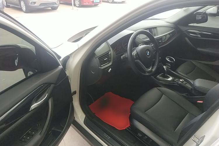 Used BMW X1 2015 sDrive18i Fashion Upgrade Edition Driver Seat