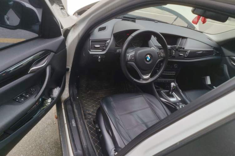 Used BMW X1 2015 sDrive18i Leading Edition Driver Seat