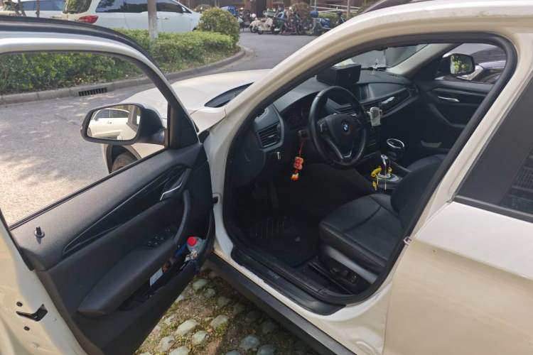 Used BMW X1 2015 sDrive18i Leading Edition Driver Seat