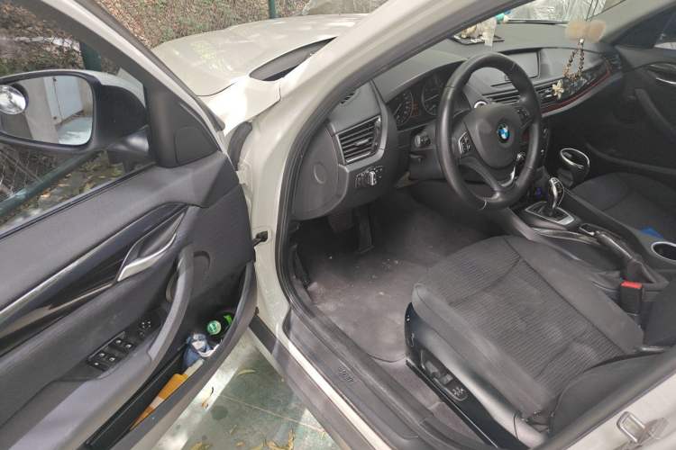 Used BMW X1 2015 sDrive18i Fashion Upgrade Edition Driver Seat