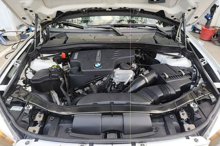 Used BMW X1 2015 sDrive18i Fashion Upgrade Edition Engine Bay