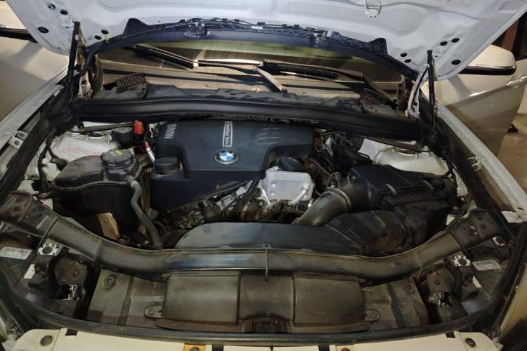 Used BMW X1 2015 sDrive18i Fashion Upgrade Edition Engine Bay