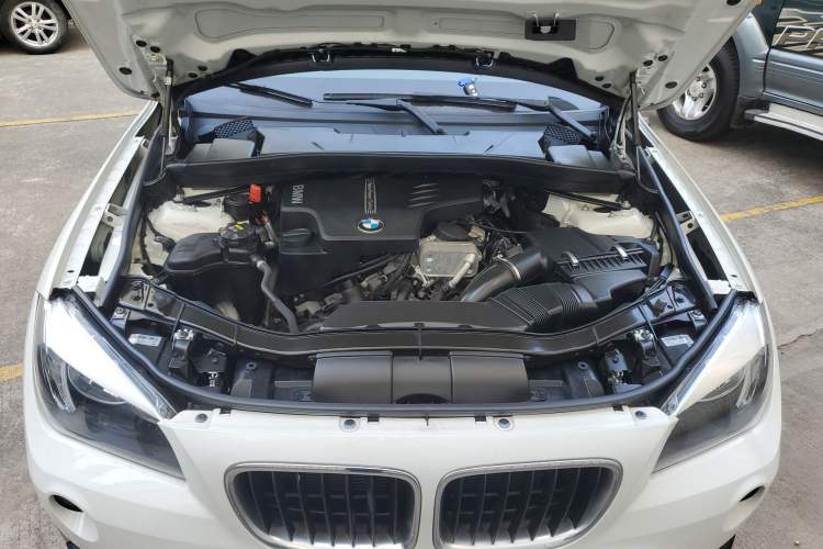 Used BMW X1 2015 sDrive18i Fashion Upgrade Edition Engine Bay
