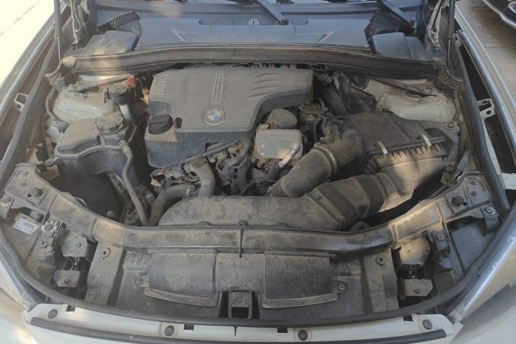 Used BMW X1 2015 sDrive18i Fashion Upgrade Edition Engine Bay