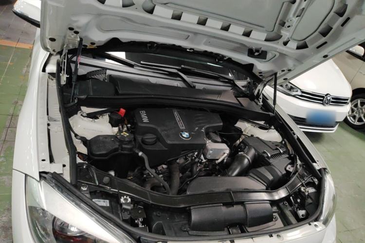 Used BMW X1 2015 sDrive18i Fashion Upgrade Edition Engine Bay