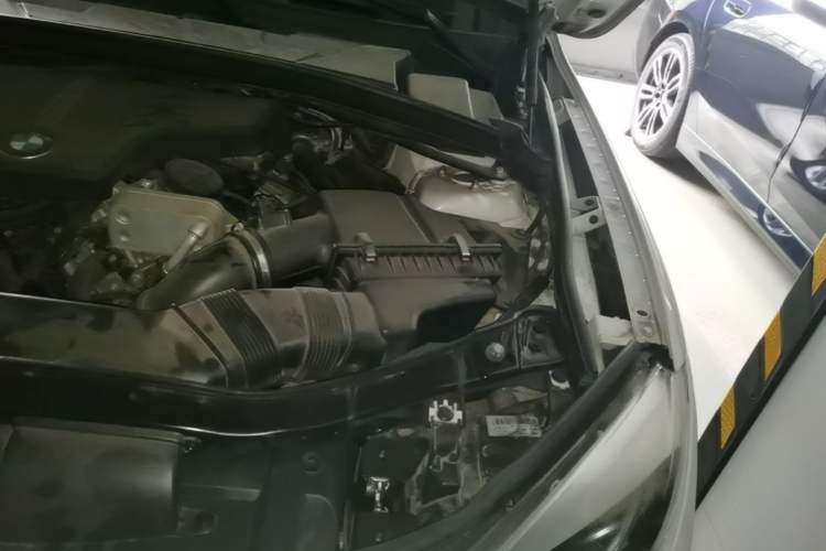 Used BMW X1 2015 sDrive18i Fashion Upgrade Edition Engine Bay Left