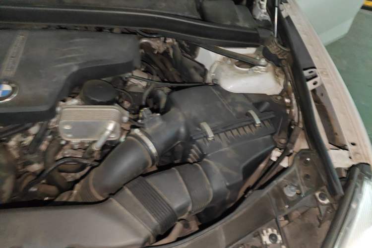 Used BMW X1 2015 sDrive18i Leading Edition Engine Bay Left