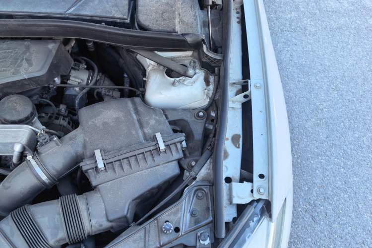 Used BMW X1 2015 sDrive18i Fashion Upgrade Edition Engine Bay Left