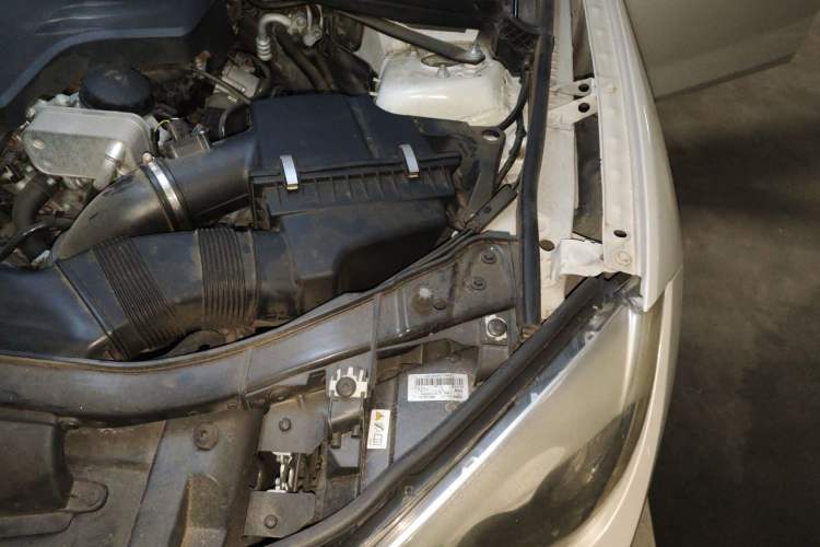 Used BMW X1 2015 sDrive18i Fashion Upgrade Edition Engine Bay Left