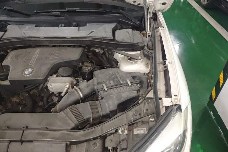 Used BMW X1 2015 sDrive18i Fashion Upgrade Edition Engine Bay Left