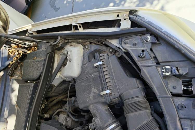 Used BMW X1 2015 sDrive18i Fashion Upgrade Edition Engine Bay Left