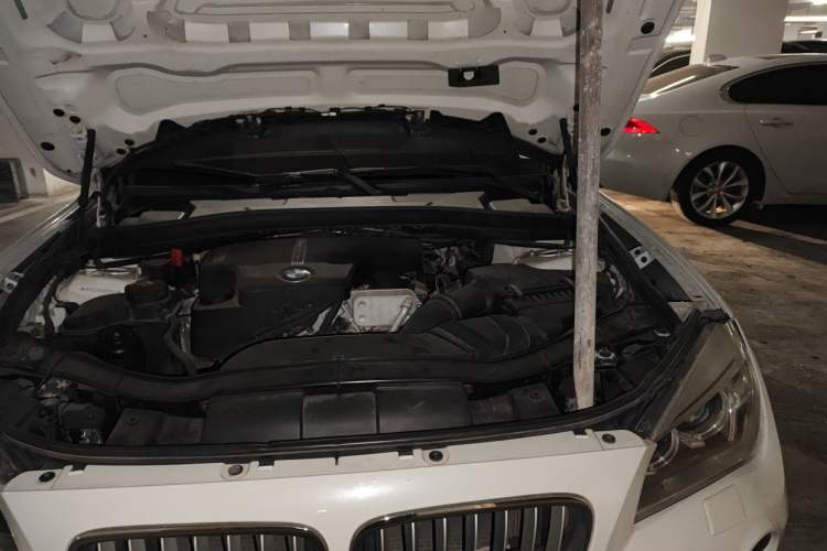 Used BMW X1 2015 xDrive20i X Package Upgrade Edition Engine Bay Left
