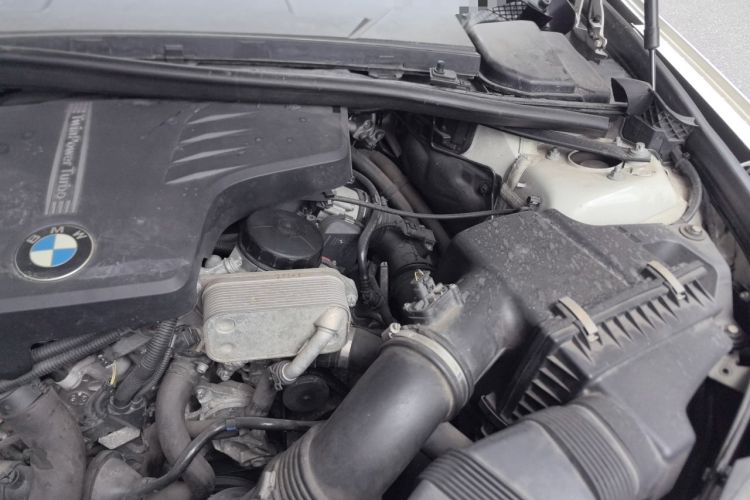 Used BMW X1 2015 sDrive18i Fashion Upgrade Edition Engine Bay Left