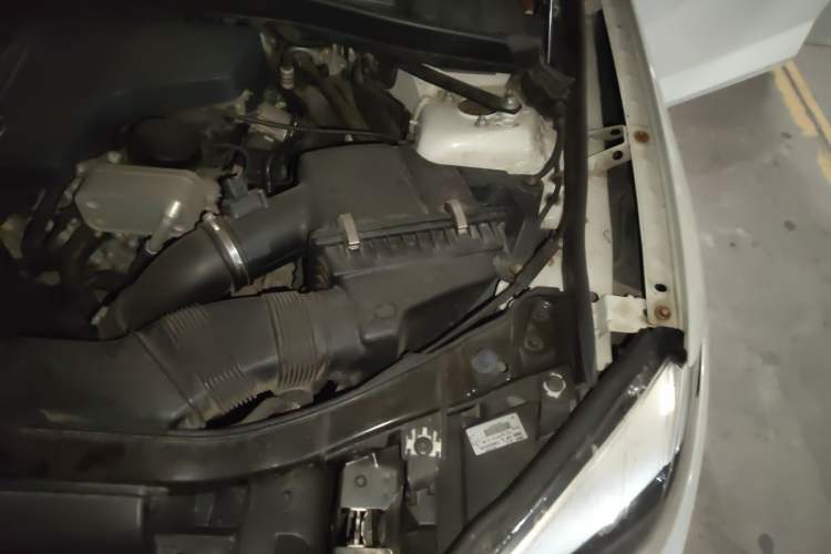 Used BMW X1 2015 sDrive18i Fashion Upgrade Edition Engine Bay Left