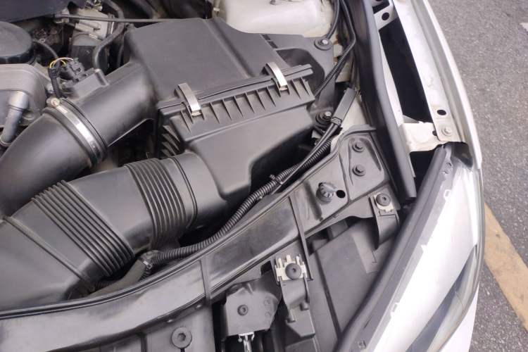 Used BMW X1 2015 sDrive18i Fashion Upgrade Edition Engine Bay Left