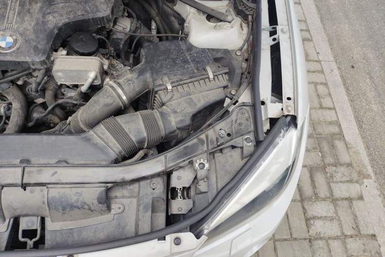 Used BMW X1 2015 sDrive18i Fashion Upgrade Edition Engine Bay Left