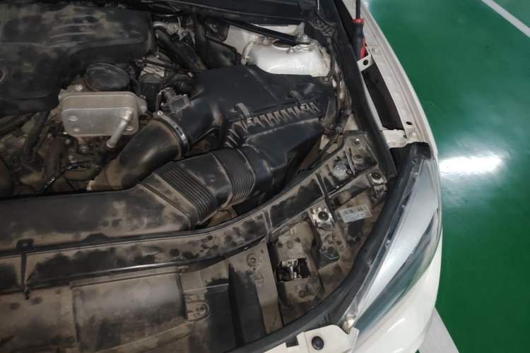 Used BMW X1 2015 sDrive18i Fashion Upgrade Edition Engine Bay Left