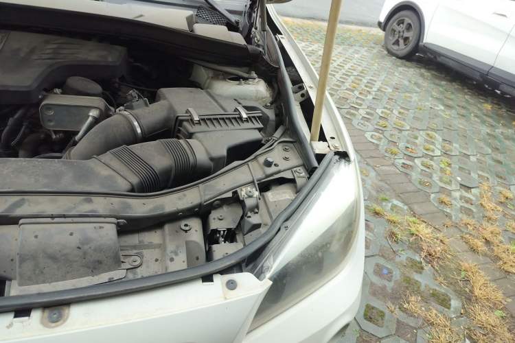 Used BMW X1 2015 sDrive18i Fashion Upgrade Edition Engine Bay Left