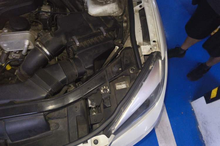 Used BMW X1 2015 sDrive18i Fashion Upgrade Edition Engine Bay Left