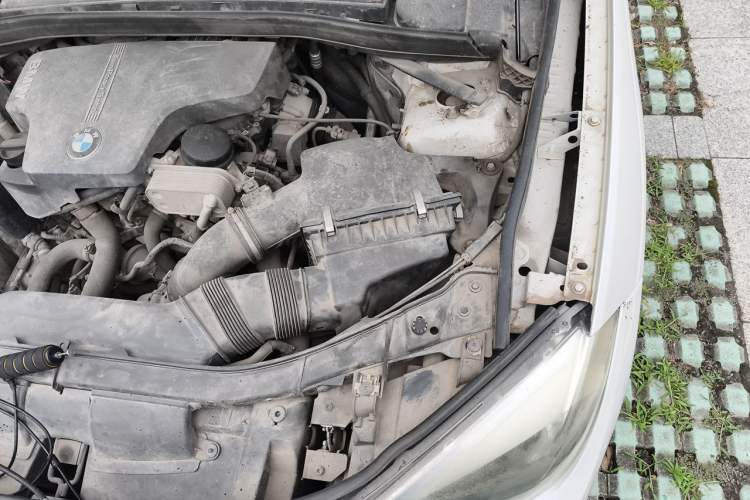 Used BMW X1 2015 sDrive18i Fashion Upgrade Edition Engine Bay Left