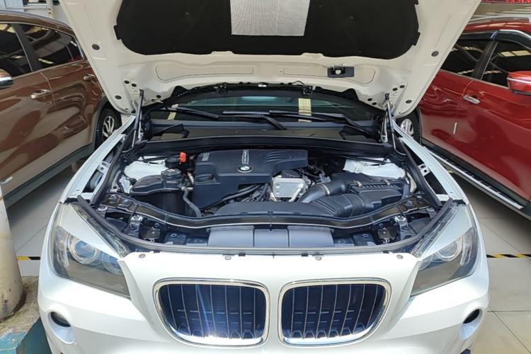 Used BMW X1 2015 sDrive18i Fashion Upgrade Edition Engine Bay