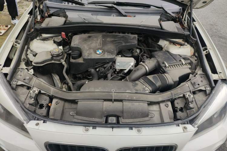 Used BMW X1 2015 sDrive18i Fashion Upgrade Edition Engine Bay