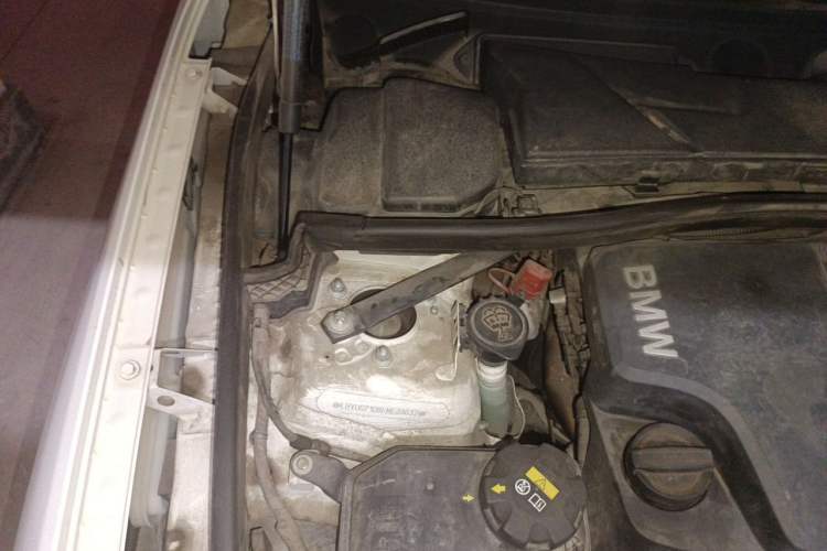 Used BMW X1 2015 sDrive18i Leading Edition Engine Bay Right