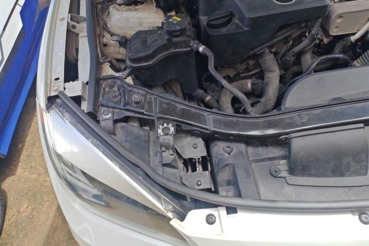 Used BMW X1 2015 sDrive18i Fashion Upgrade Edition Engine Bay Right