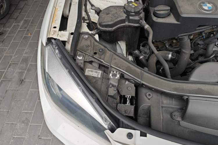 Used BMW X1 2015 sDrive18i Fashion Upgrade Edition Engine Bay Right