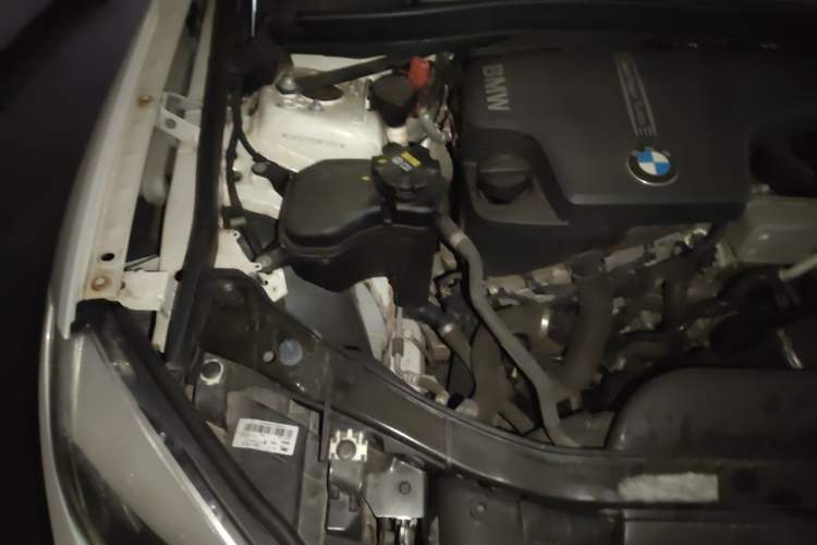 Used BMW X1 2015 sDrive18i Fashion Upgrade Edition Engine Bay Right