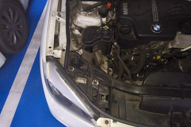 Used BMW X1 2015 sDrive18i Fashion Upgrade Edition Engine Bay Right