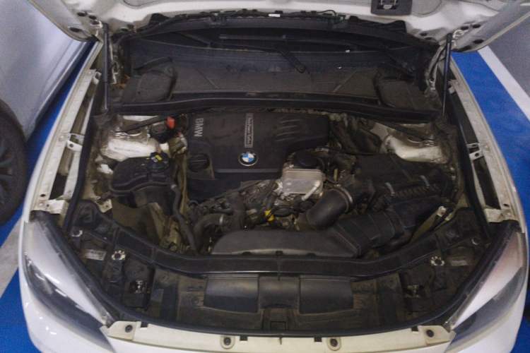 Used BMW X1 2015 sDrive18i Fashion Upgrade Edition Engine Bay