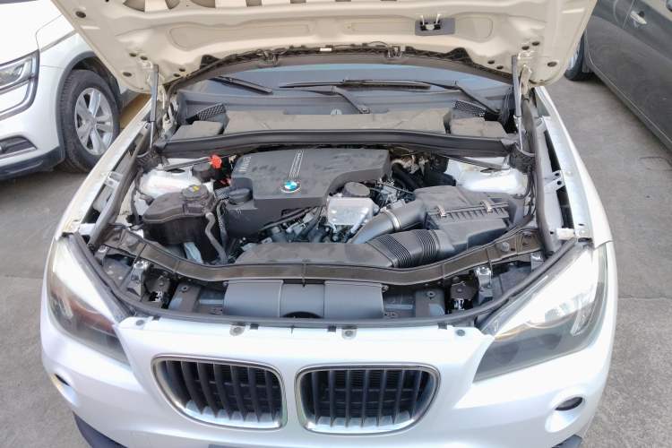 Used BMW X1 2015 sDrive18i Fashion Upgrade Edition Engine Bay