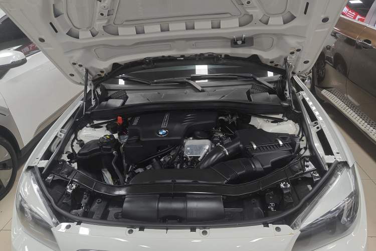 Used BMW X1 2015 sDrive18i Fashion Upgrade Edition Engine Bay