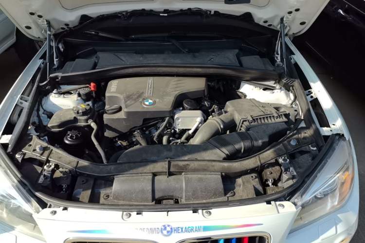 Used BMW X1 2015 xDrive20i Fashion Model Engine Bay