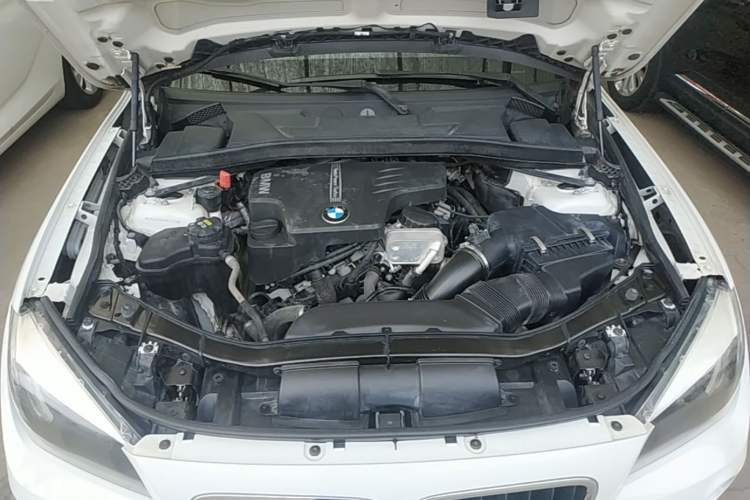 Used BMW X1 2015 sDrive18i Fashion Upgrade Edition Engine Bay