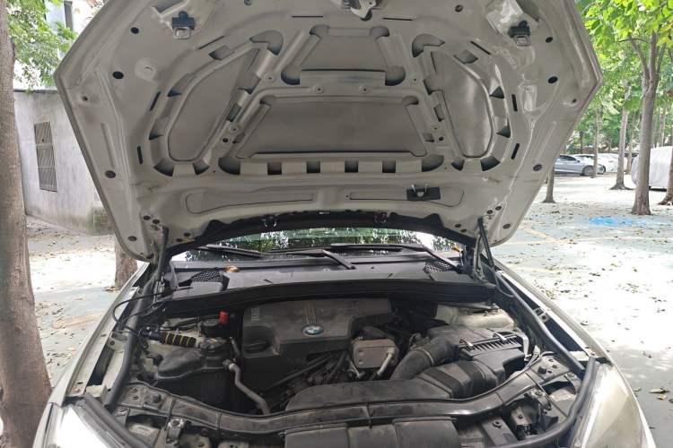 Used BMW X1 2015 sDrive18i Fashion Upgrade Edition Engine Bay