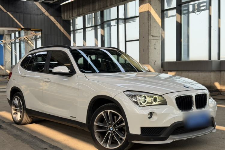 Used BMW X1 2015 sDrive18i Leading Edition Exterior 1