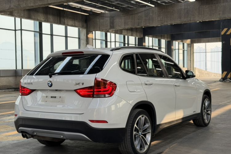 Used BMW X1 2015 sDrive18i Leading Edition Exterior 3