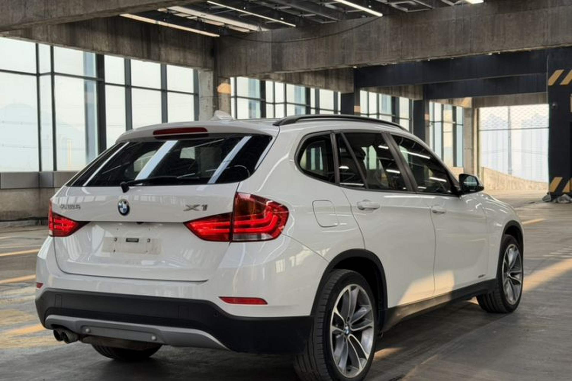 Used BMW X1 2015 sDrive18i Leading Edition Exterior 3