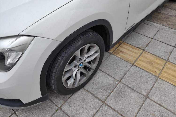 Used BMW X1 2015 sDrive18i Fashion Upgrade Edition Exterior 4