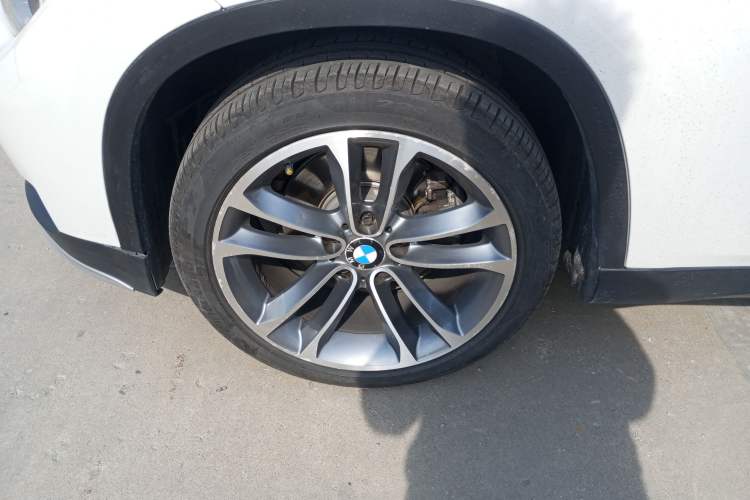 Used BMW X1 2015 sDrive18i Leading Edition Exterior 4