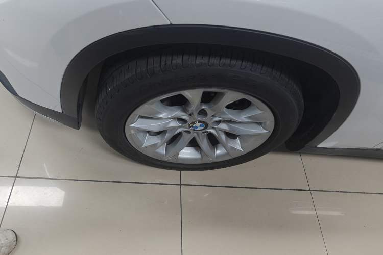 Used BMW X1 2015 sDrive18i Fashion Upgrade Edition Exterior 4