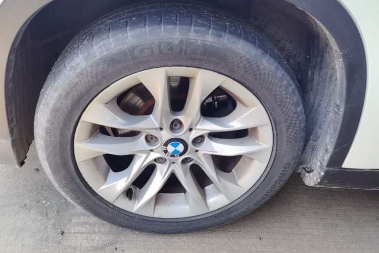 Used BMW X1 2015 xDrive20i Fashion Model Exterior 4