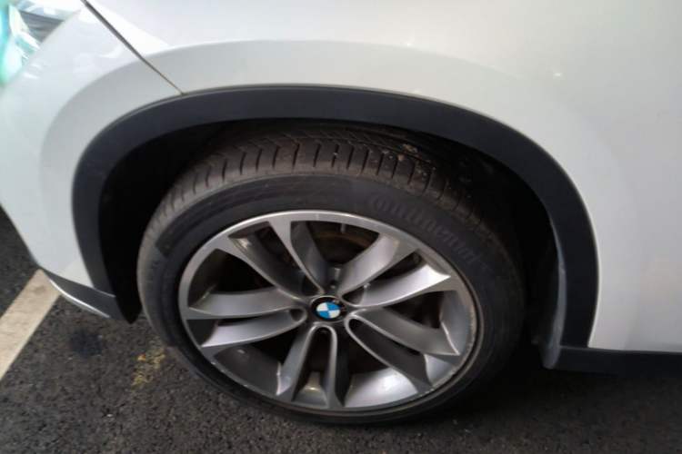 Used BMW X1 2015 sDrive18i Leading Edition Exterior 5