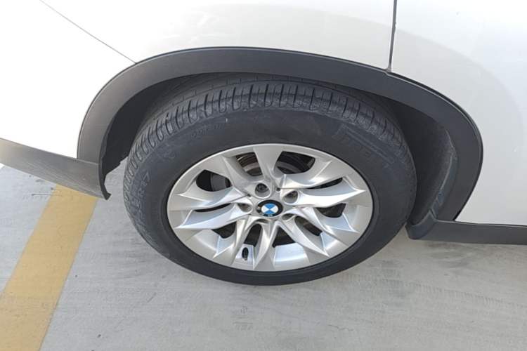 Used BMW X1 2015 sDrive18i Fashion Upgrade Edition Exterior 5